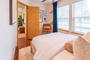 2 bedrooms, iron/ironing board, travel cot, free WiFi