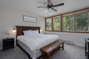 3 bedrooms, internet, bed sheets