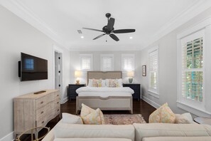 4 bedrooms, iron/ironing board, free WiFi, bed sheets