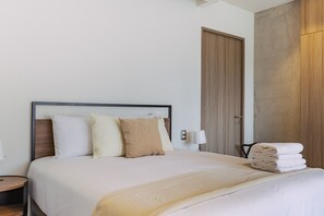 Desk, iron/ironing board, travel cot, WiFi