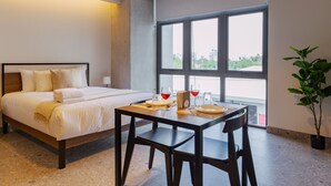 Dining - Stylish Studio with Gym and Pool Access (Ciudad de México)