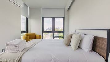 1 soveværelse, skrivebord, strygejern/strygebræt, weekendseng