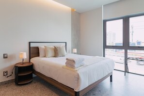 1 Schlafzimmer, Schreibtisch, Bügeleisen/Bügelbrett, Reisekinderbett