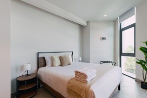 1 bedroom, desk, iron/ironing board, WiFi