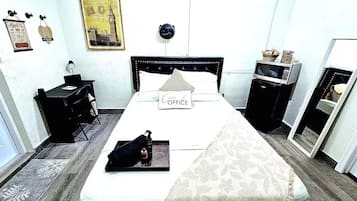1 quarto, escrivaninha, Wi-Fi, roupa de cama