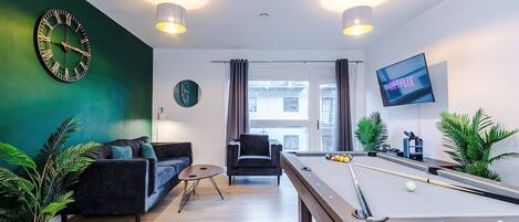 智能电视、电子游戏、乒乓球