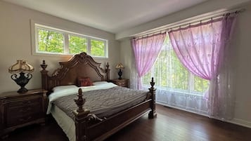 4 bedrooms, iron/ironing board, free WiFi, bed sheets