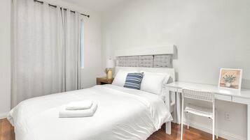 5 bedrooms, iron/ironing board, WiFi