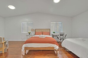 Iron/ironing board, WiFi