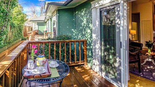 Railroad District, steps to downtown, everything you need to enjoy Ashland!