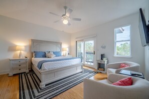4 bedrooms, desk, iron/ironing board, WiFi