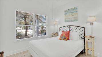 4 bedrooms, desk, iron/ironing board, WiFi