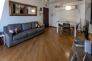 Interior - Acasadigiò B&B - 400 meters from the Metro stop and 15 minutes from the center of Rome (Roma)