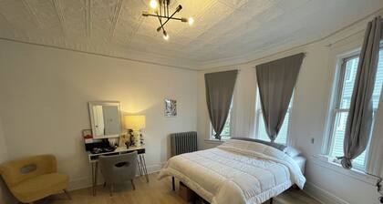 Cozy 1-bedroom apartment in charming Woodside Queens NY