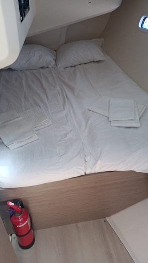 3 bedrooms, bed sheets