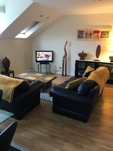 3 Bedroom Flat: King St Wallasey