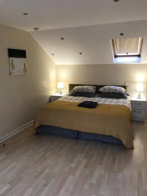 3 Schlafzimmer, Bügeleisen/Bügelbrett, WLAN, Bettwäsche