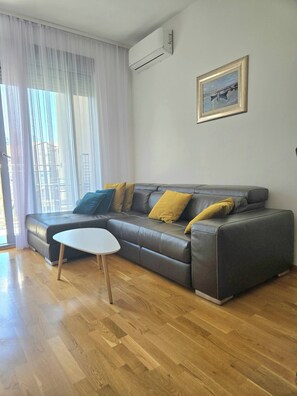 Appartement, 2 chambres, fumeur, balcon | Salle de séjour