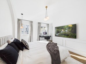 2 bedrooms, desk, iron/ironing board, WiFi - Luxury Penthouse | Center | by Maison D’Or (Warsaw)