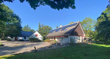 Awesome home in Allingåbro with WiFi