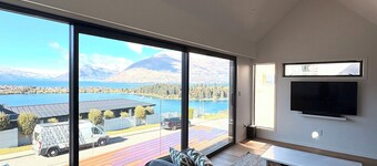 NEW Lakes Retreat on Panorama