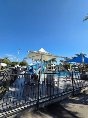 Tuncurry 2BR walk to lake