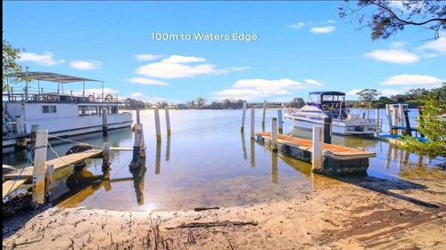 Tuncurry 2BR walk to lake