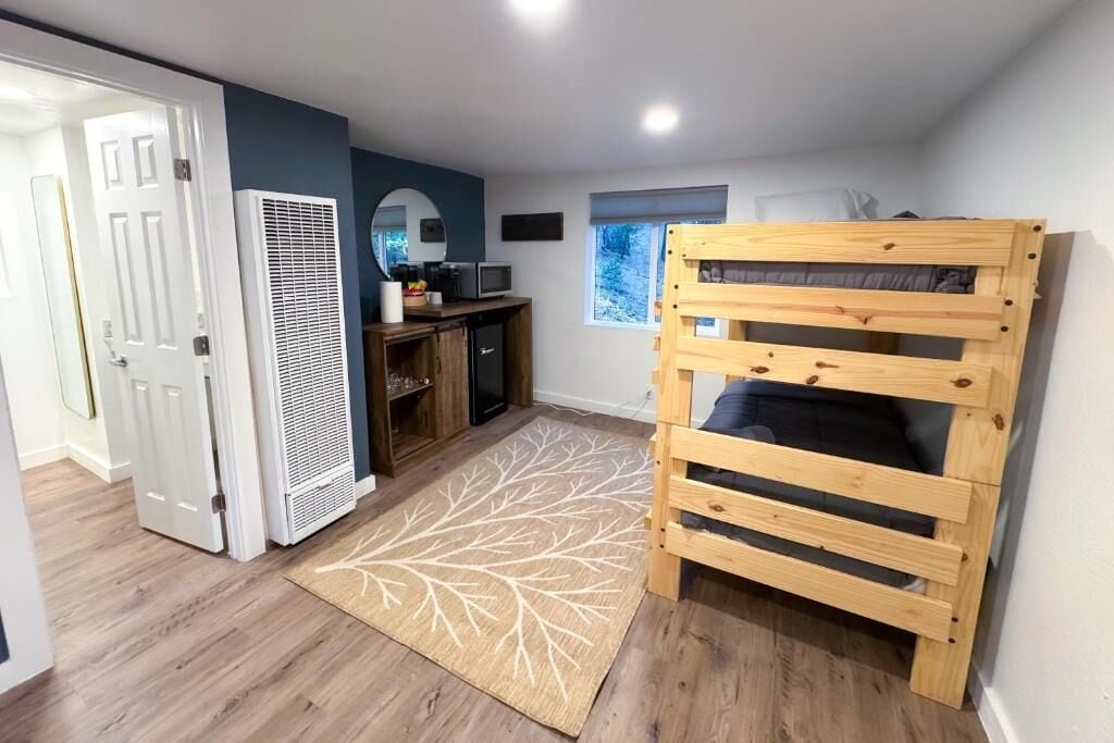 เตารีด/โต๊ะรีดผ้า, Wi-Fi ฟรี, ผ้าปูที่นอน