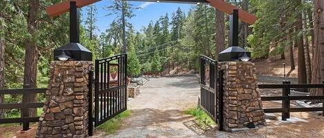 Mặt tiền nơi lưu trú