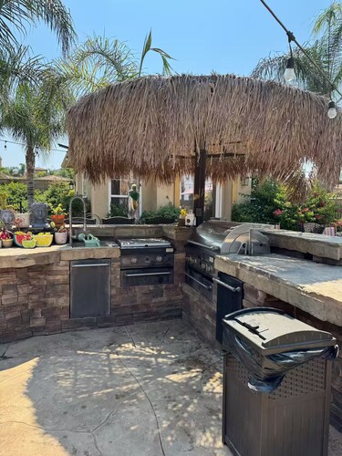 Relaxing Poolside Getaway Guest House