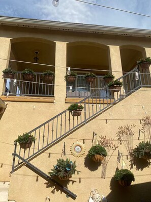 Exterior detail - Upstairs 2BR Retreat / Balcony, Pool & Hot Tub (Riverside)