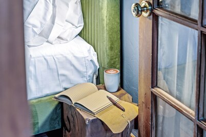 Dog-Friendly Year-Round Creekside Cabin • Hot Tub • 5.8 Acres