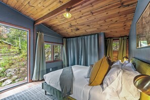 3 chambres, fer et planche à repasser, accès Internet, draps fournis