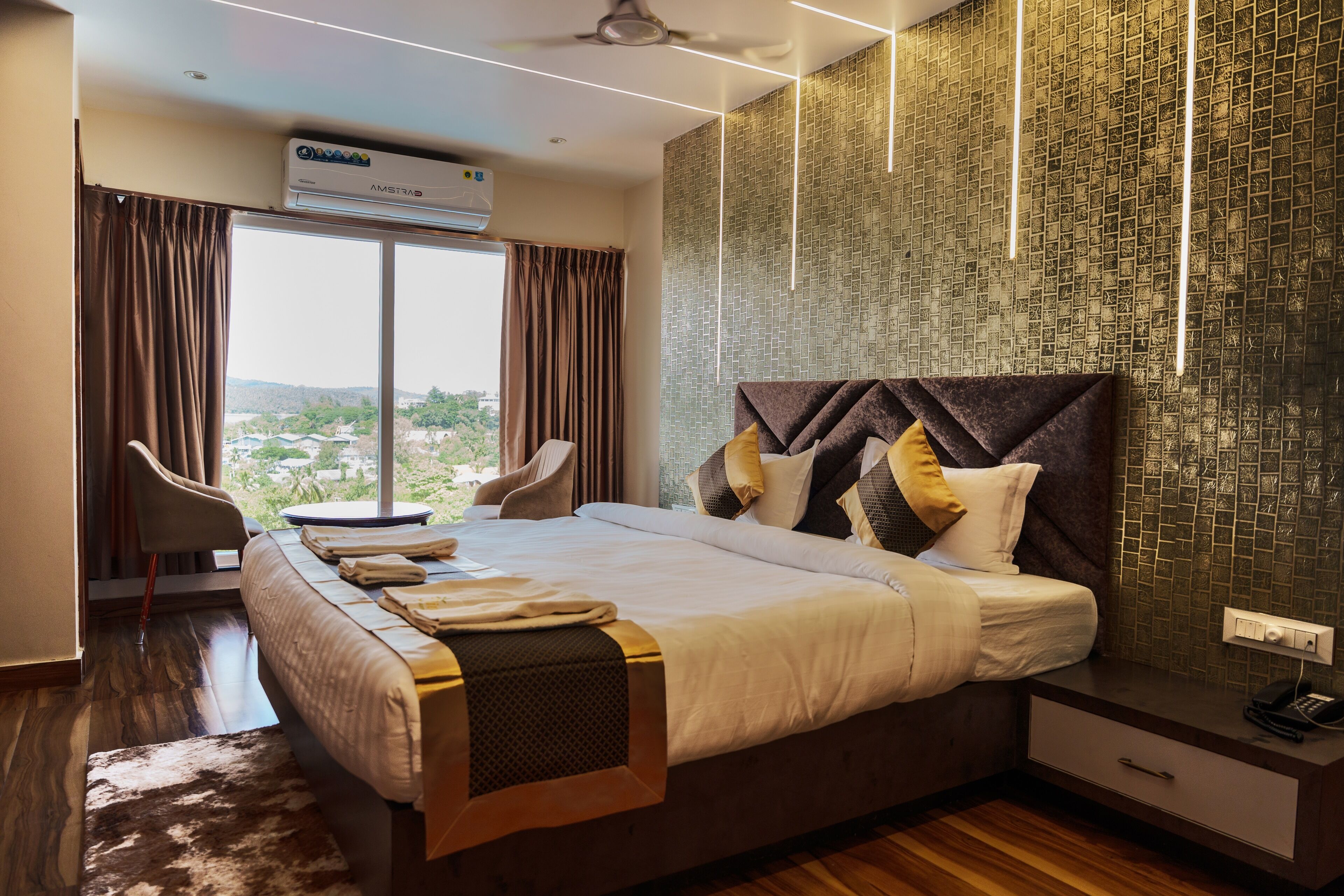 Suite Premium, 1 cama de matrimonio grande, Aire acondicionado, vistas al mar | Ropa de cama de alta calidad y escritorio