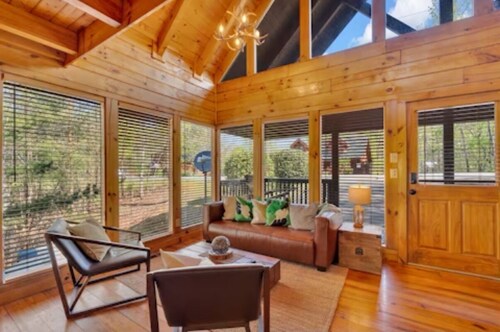 Smoky Mountain Serenity: Elegance in the Smokies