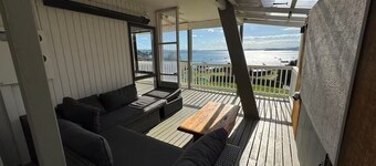 Spacious Kiwi bach with harbour views