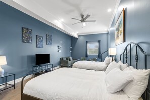 1 bedroom, desk, iron/ironing board, WiFi - NEW! Havana Hideaway - Stunning Ybor Studio On 7th Ave (Tampa)