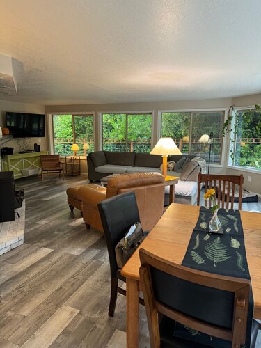 Charming 2-bedroom cottage near Heceta Beach