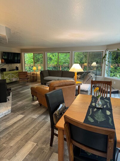 Charming 2-bedroom cottage near Heceta Beach