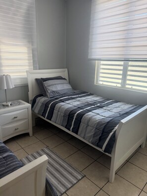 3 bedrooms, iron/ironing board, WiFi, bed sheets