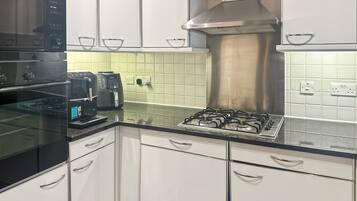 Microwave, oven, stovetop, dishwasher