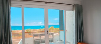 Goalie Beachfront Resort