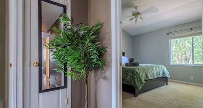 Quiet retreat yet couple mins to Costco Walmart Target and all major shopping.