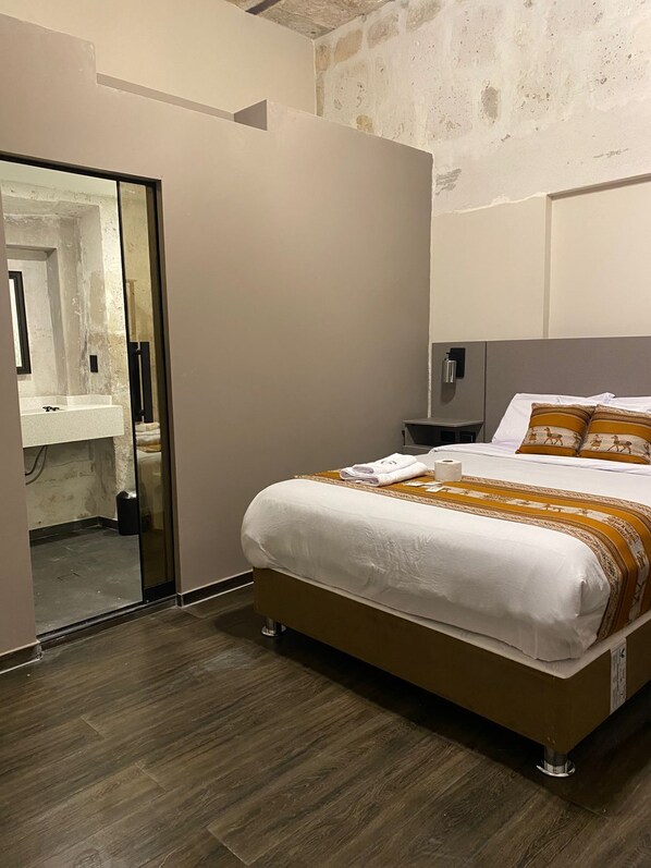 Desk, laptop workspace, iron/ironing board, free WiFi