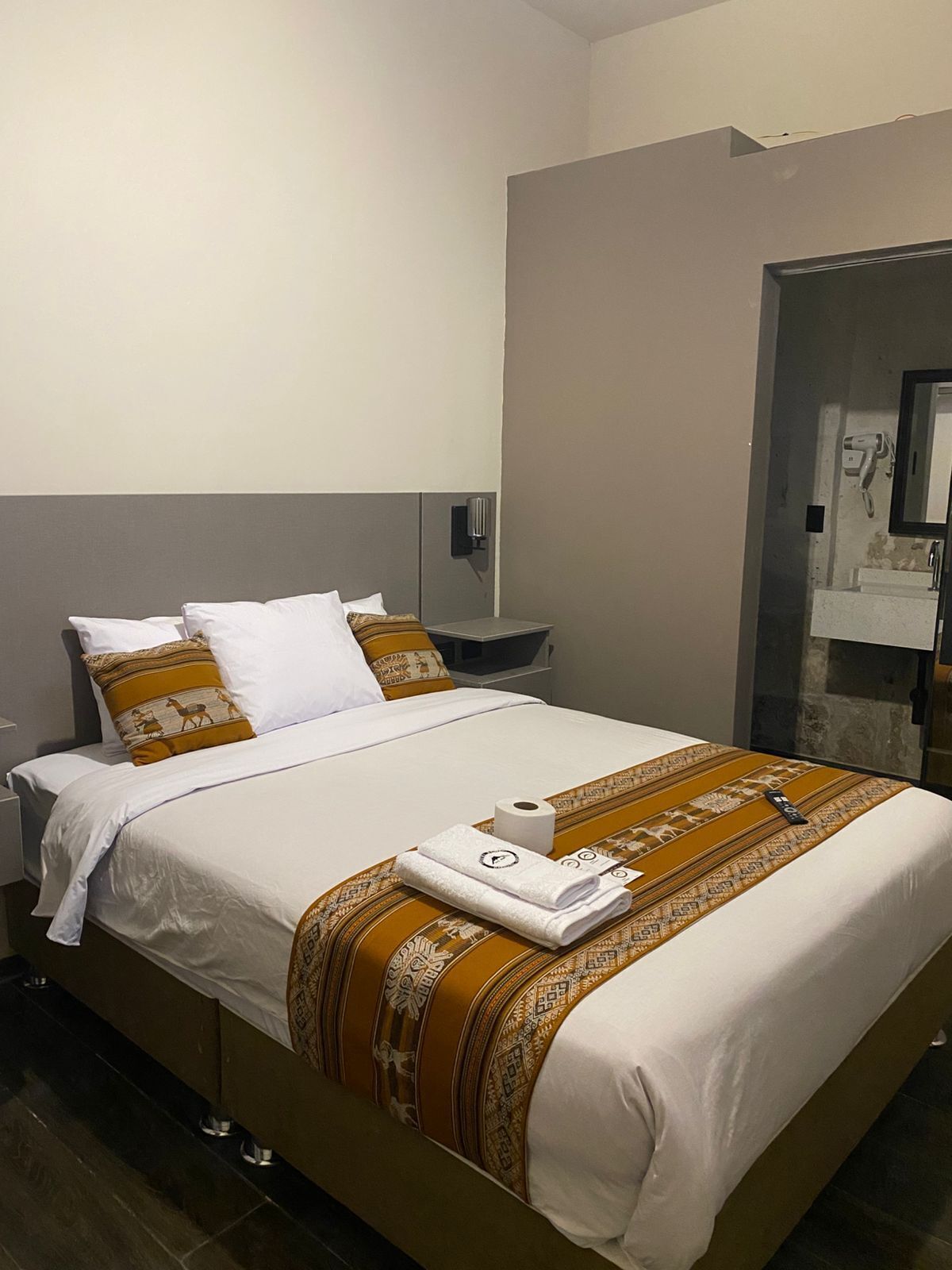 書桌、筆電工作空間、熨斗/熨衣板、免費無線上網