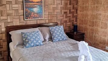 4 bedrooms, internet, bed sheets