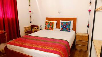 Habitación clásica doble, balcón | Wifi gratis