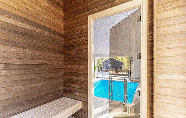 Pool - Nice home in Nexø with sauna (Nexø)