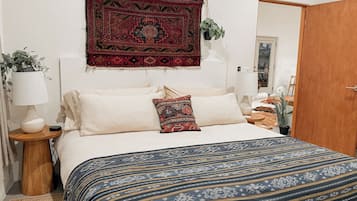 1 slaapkamer, een strijkplank/strijkijzer, wifi, beddengoed