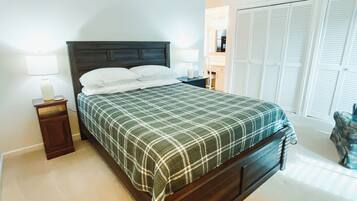 2 bedrooms, desk, travel cot, free WiFi